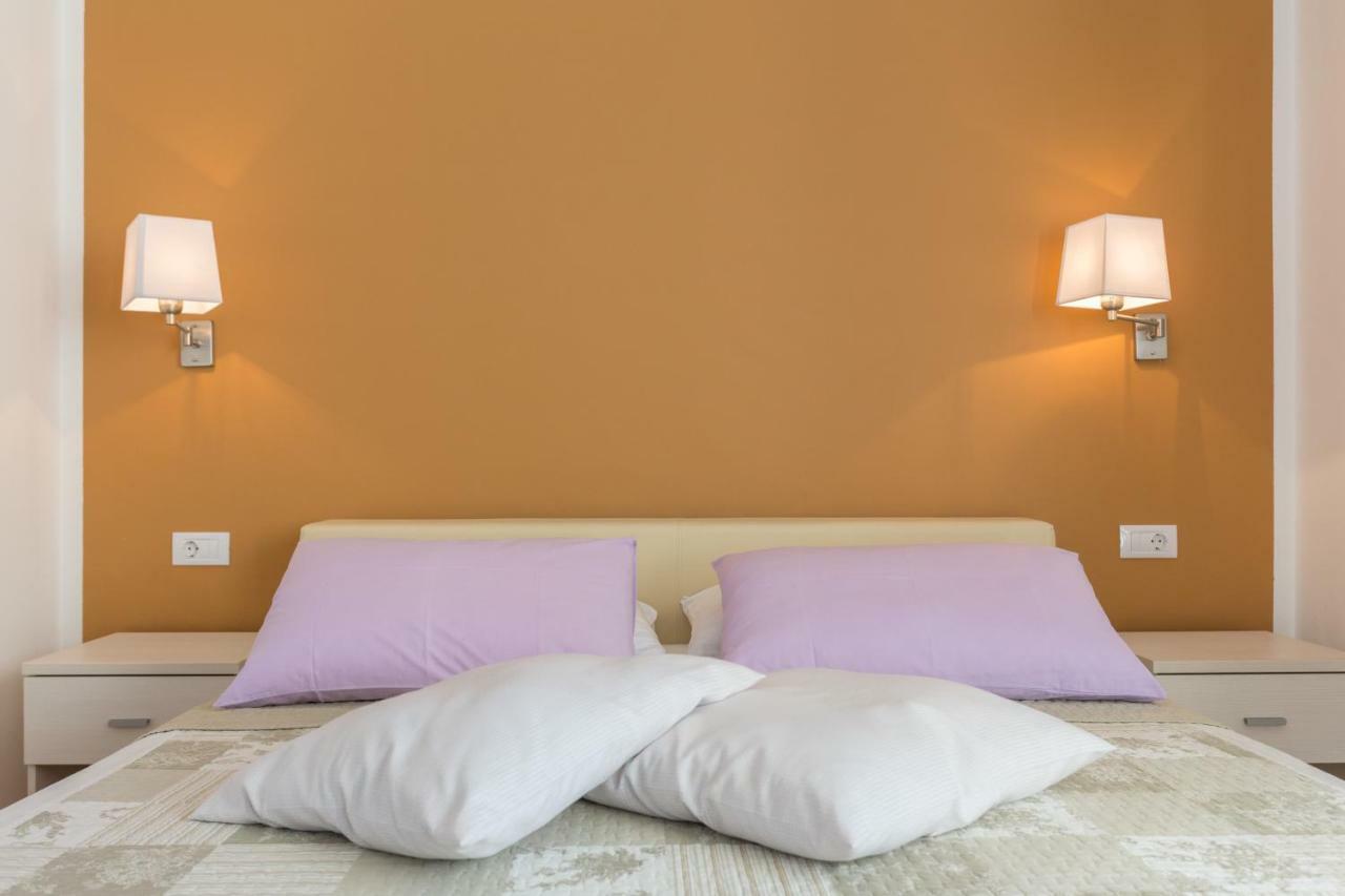 Apartamento Victoria 2 *